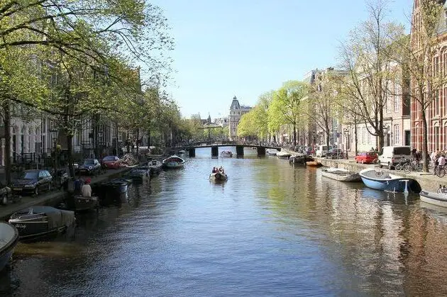 cual es la temporada ideal para visitar amsterdam