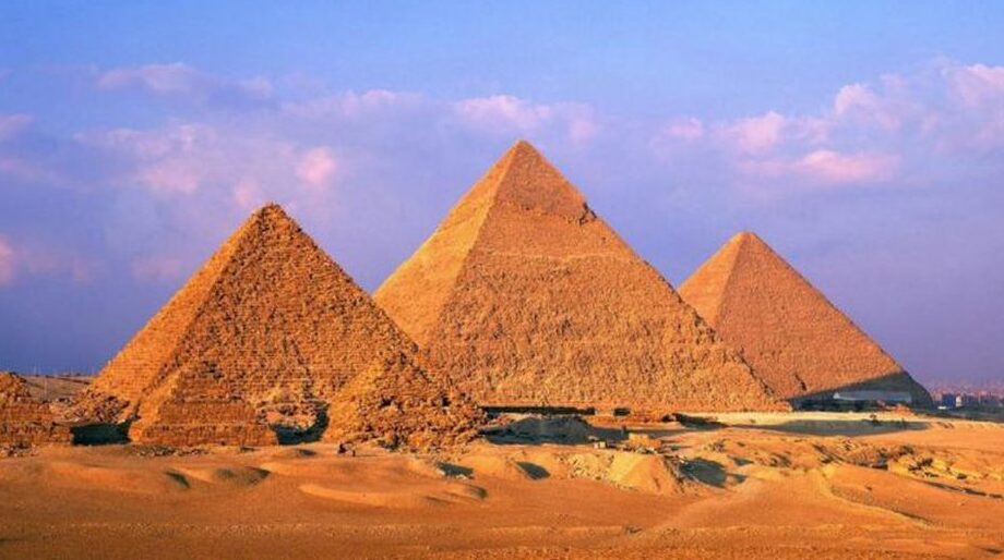 explorando el interior de las piramides egipcias