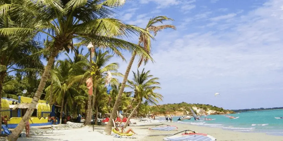 top playas de valencia descubre las mejores opciones