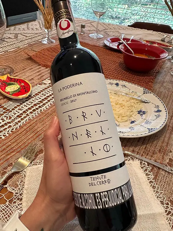 vino toscano famoso cual es su origen en italia