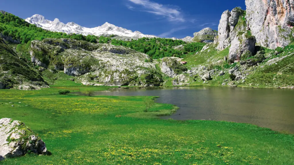 lagos de asturias